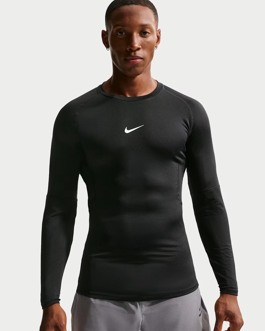 FB7919-010 NIKE Men's Dri-FIT Tight Long-Sleeve Fitness Top